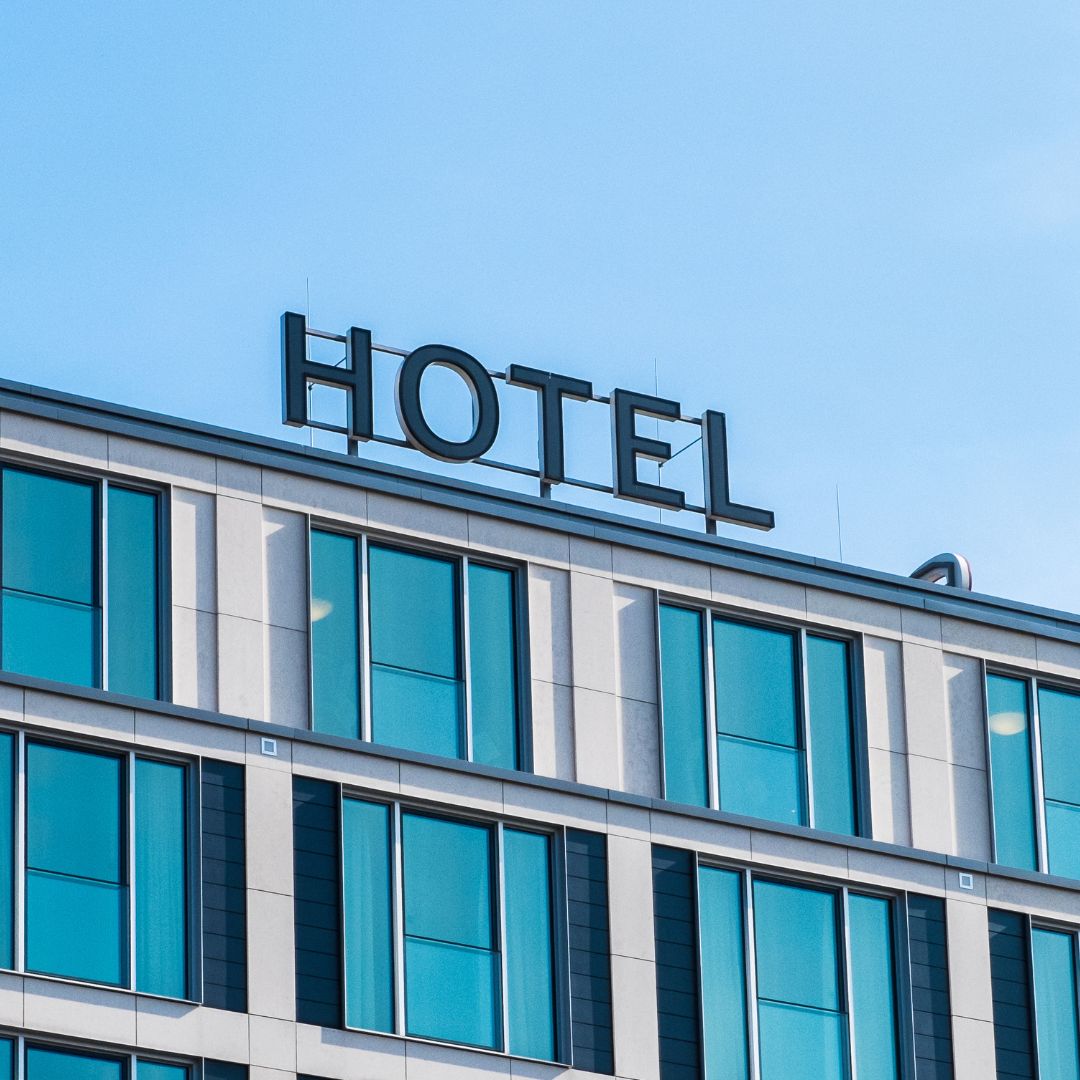 Outdoor-Auflagen für Hotels & Gastronomie: 4 echte Projekte aus unserer Manufaktur